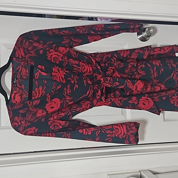 Dress - Picture 4 of 4